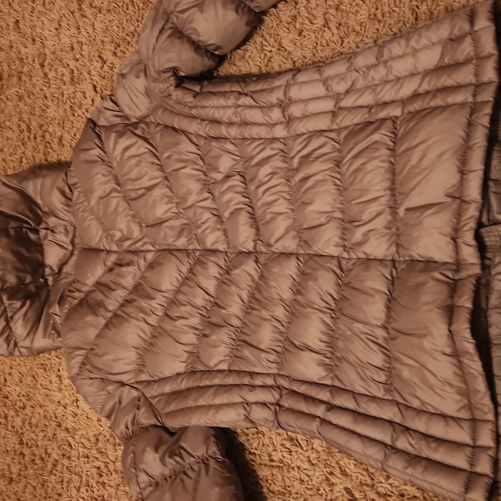 Michael Kors Women's Beige Puffer Jacket Size Medium - Picture 6 of 7